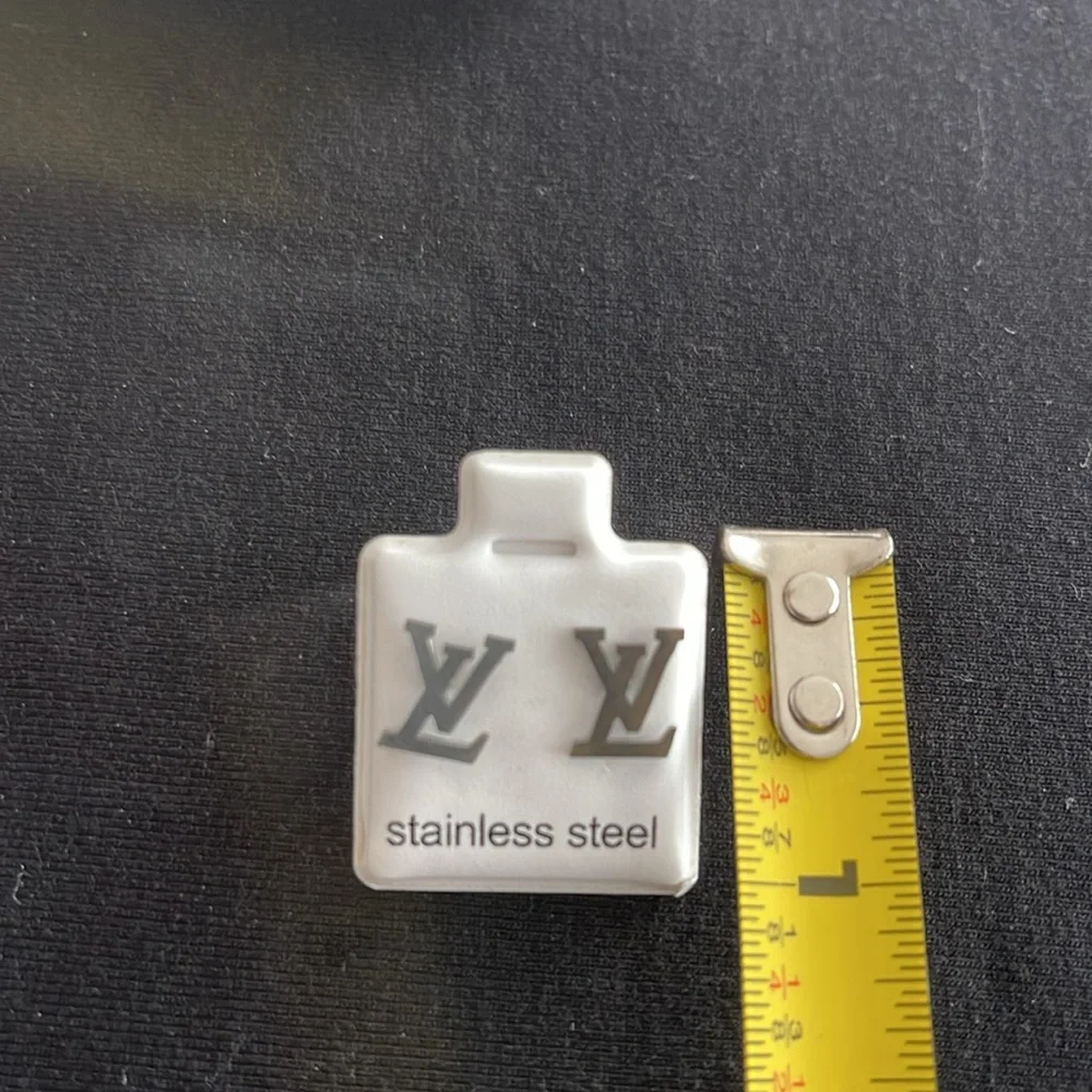 Fashion Stainless Steel Pierced Earrings - Picture 3 of 3
